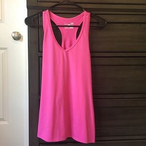Under Armour fitted heat gear v neck tank